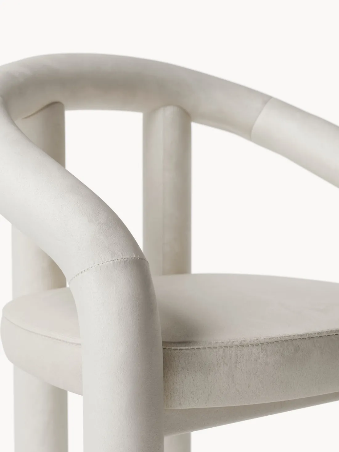 Silla con reposabrazos de terciopelo Calan