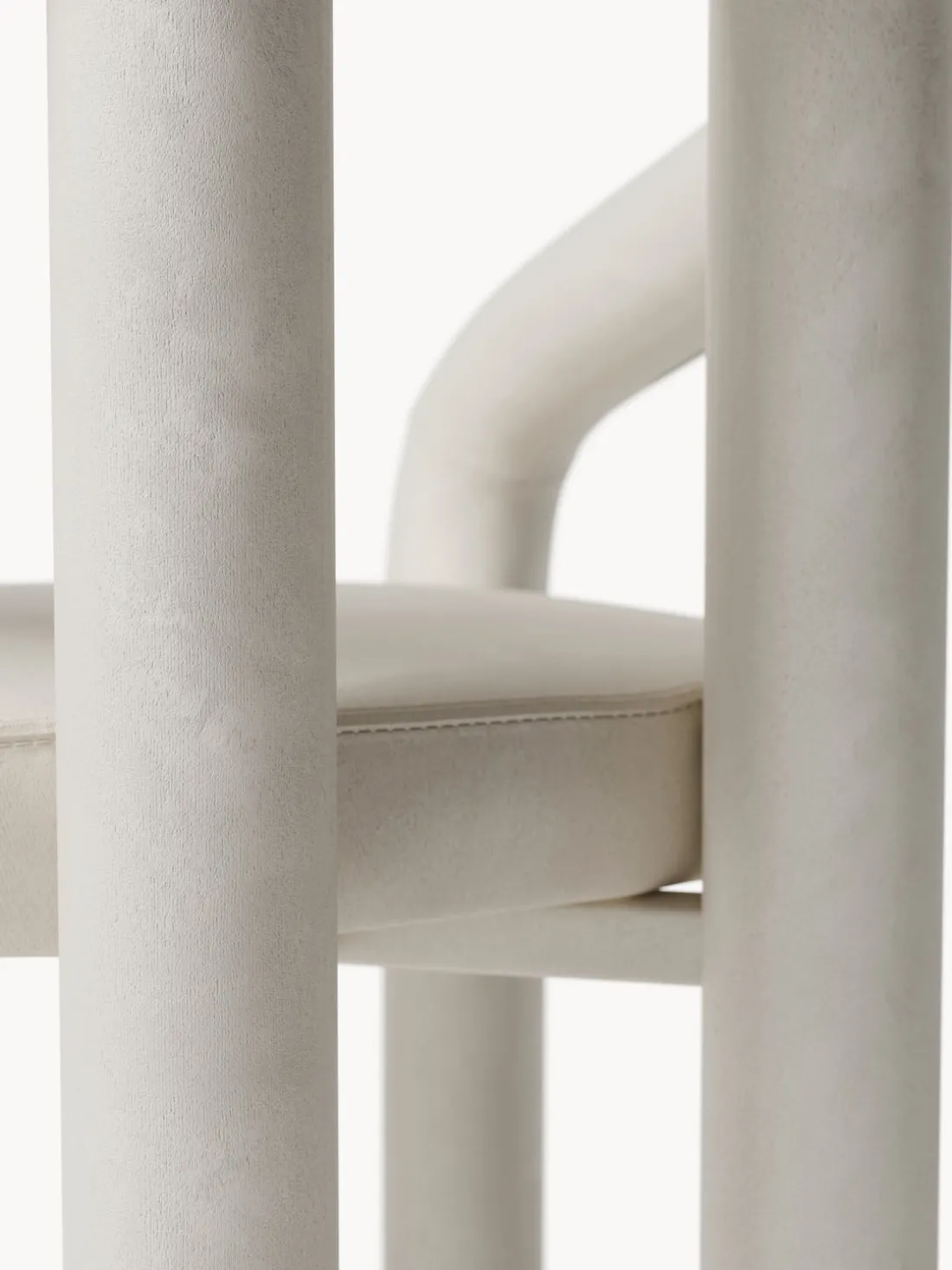 Silla con reposabrazos de terciopelo Calan