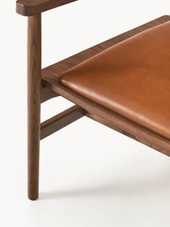 Silla con reposabrazos de madera de fresno y asiento de cuero Hayo