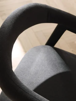 Silla con reposabrazos tapizada Nik