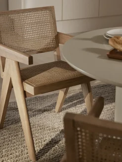 Silla con repozabrazos de tejido vienés Sissi