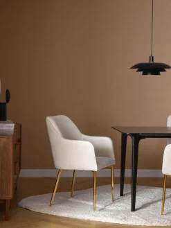 Silla con resposabrazos en terciopelo Ava