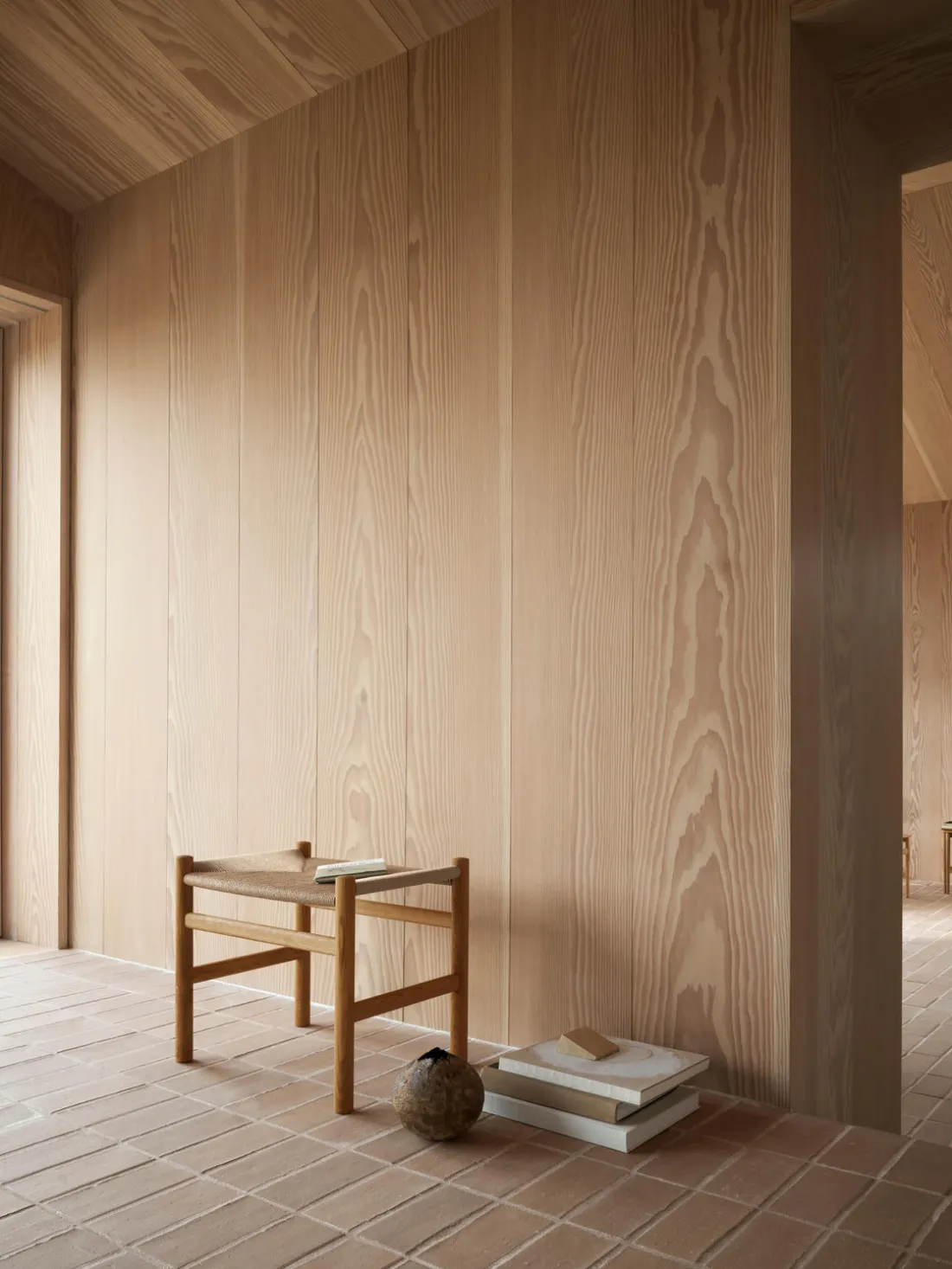 Silla de madera con asiento tejido a mano CH36