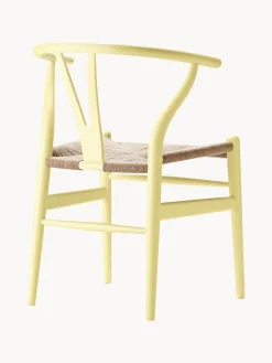Silla de madera con asiento tejido a mano CH24