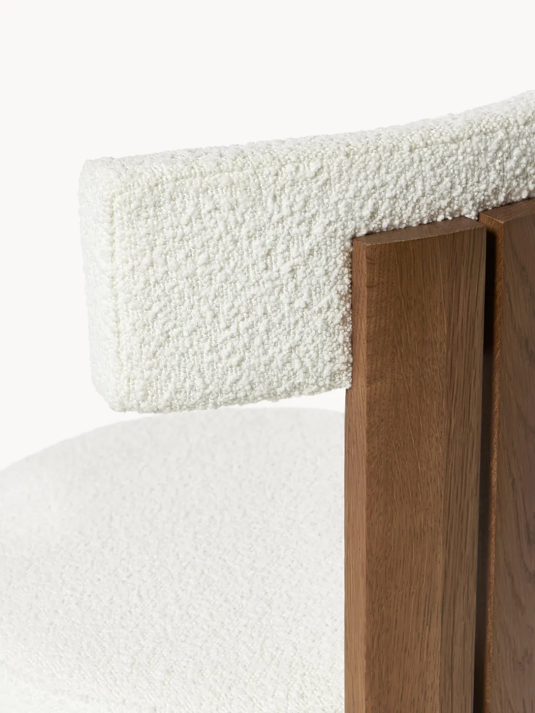 Silla de madera con tapizado bouclé Katya