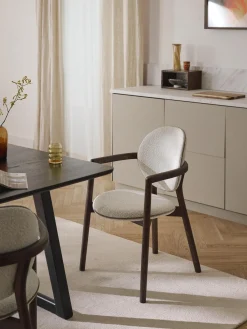 Silla de madera tapizado en tejido bouclé Maia