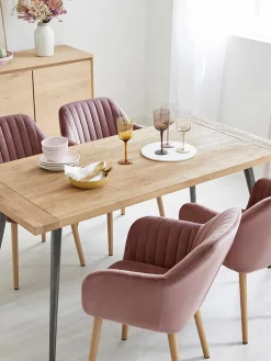 Silla de terciopelo con reposabrazos y con patas de madera Emilia