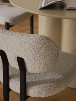 Silla tapizada en tejido bouclé Adrien