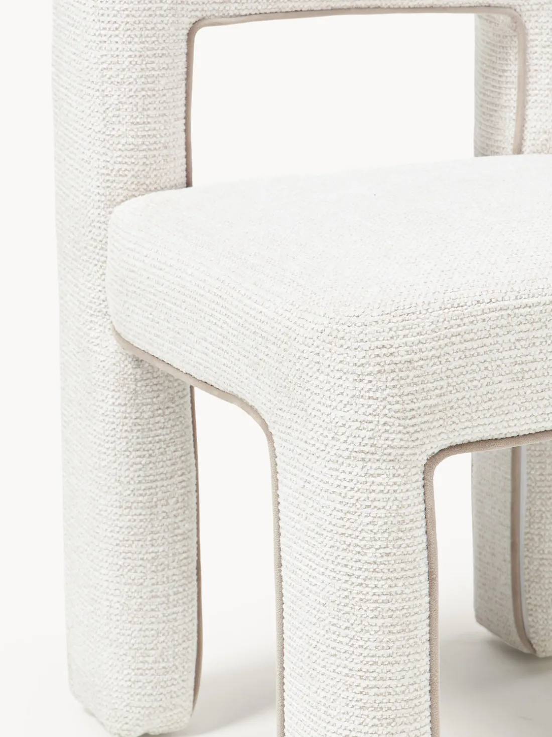 Silla tapizada en tejido bouclé Ana