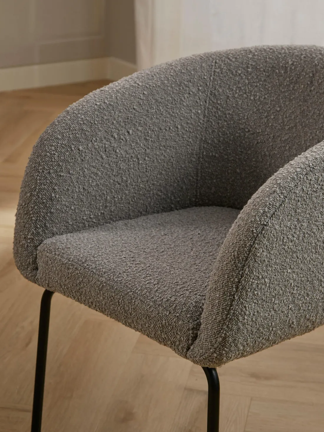 Sillas con reposabrazos en tejido bouclé Alani, 2 uds.