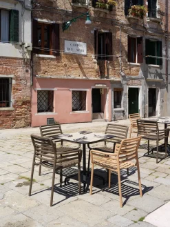 Sillas de jardín apilables con reposabrazos Doga, 2 uds.