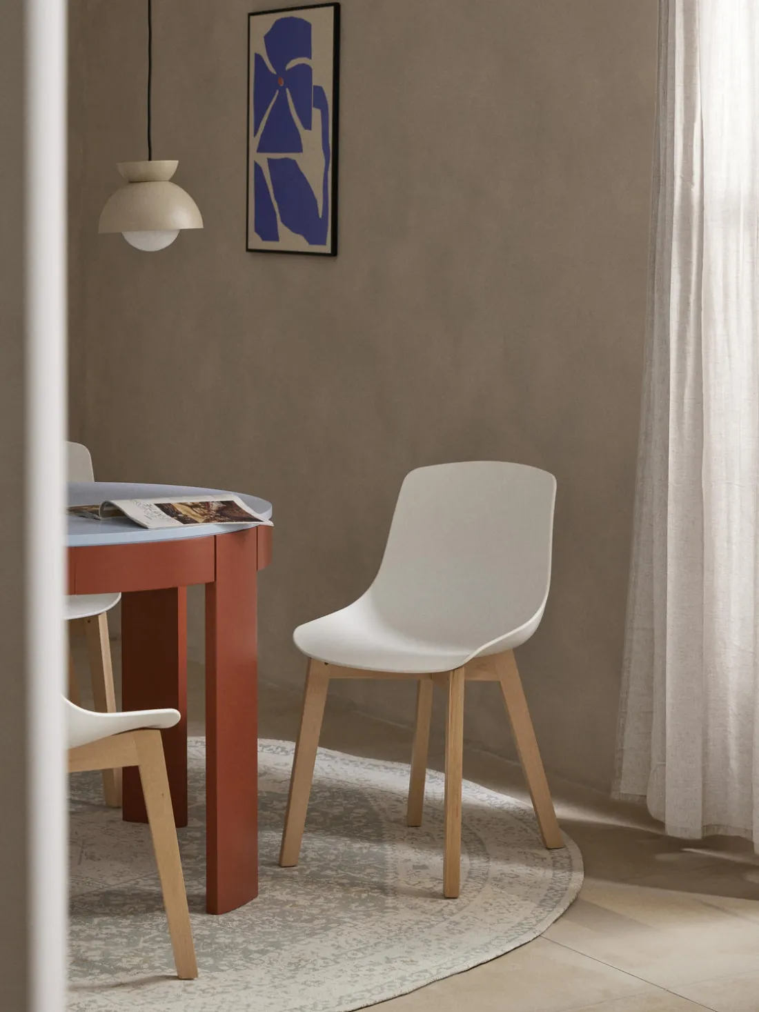 Sillas de plástico con patas de madera Dave, 2 uds.