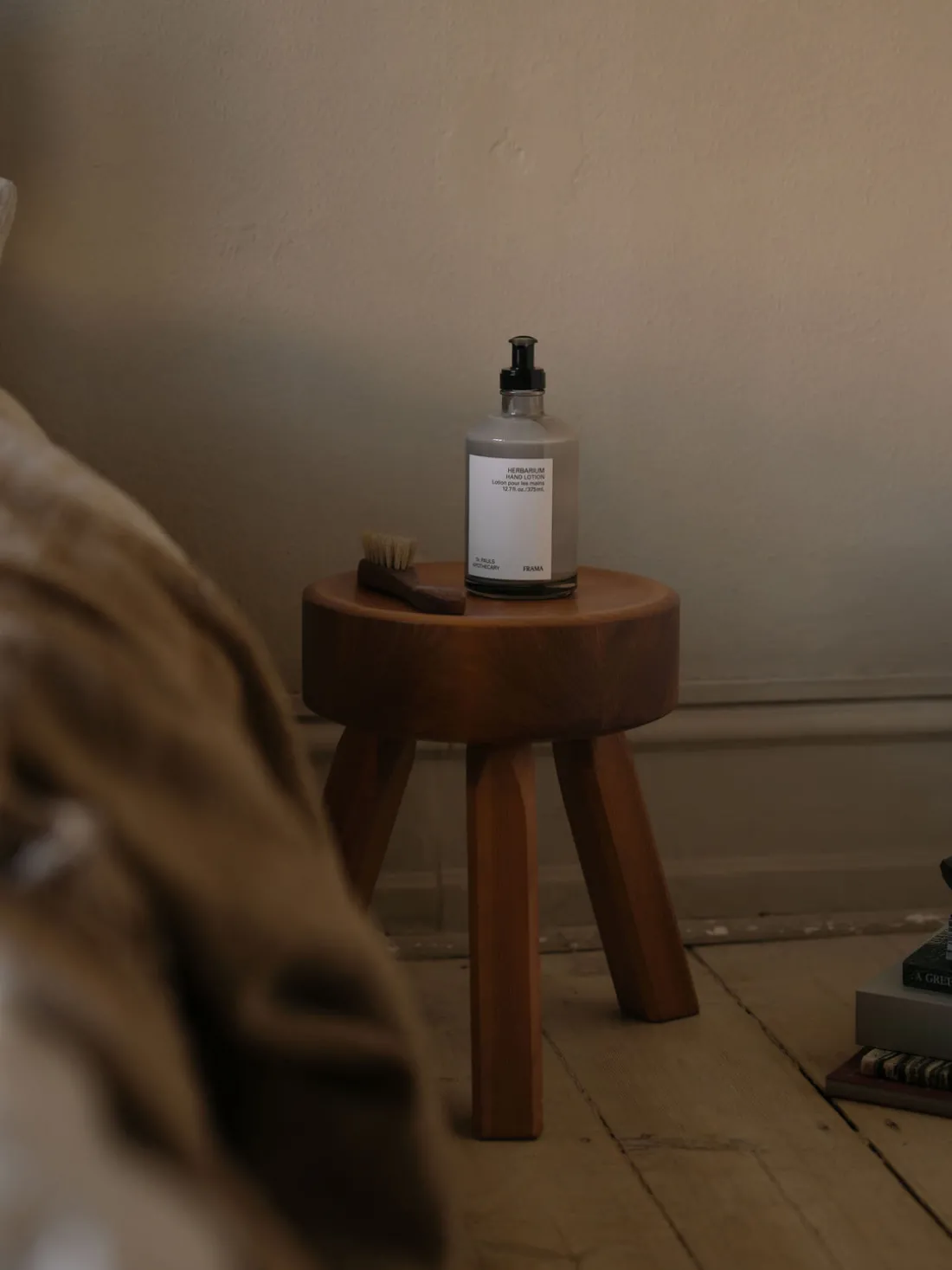 Taburete de madera de pino AML