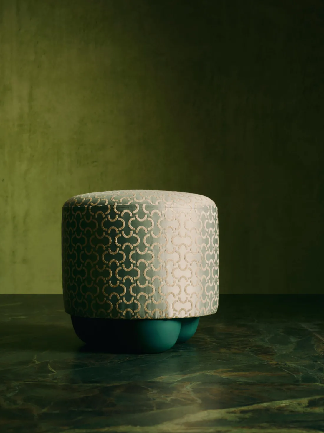 Taburete tapizado de diseño DEDAR Milano x Westwing Lino