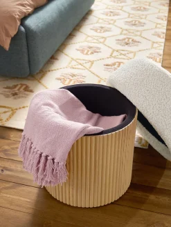 Taburete tapizado en borreguillo bouclé con espacio de almacenamiento Nala