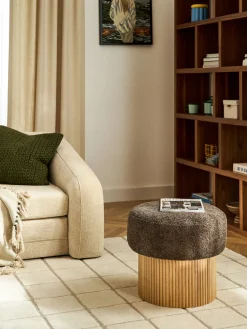 Taburete tapizado en borreguillo bouclé con espacio de almacenamiento Nala