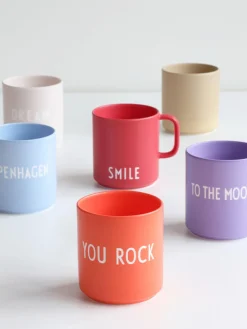 Taza de diseño con letras Favourite TO THE MOON