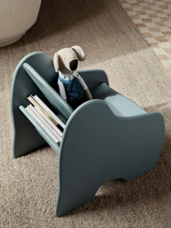 Tumbona infantil de madera inclinada con estante Slope