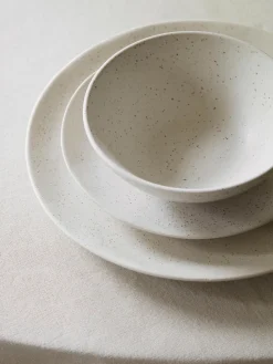 Vajilla artesanal Nordic Vanilla, 4 comensales (12 pzas.)