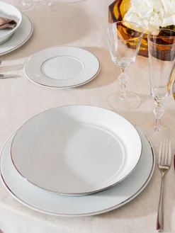 Vajilla de porcelana con borde platino pintado a mano Vitruv, 2 comensales (12 pzas.)