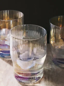 Vasos de agua soplados con relieve y brillo nacarino Juno, 4 uds.