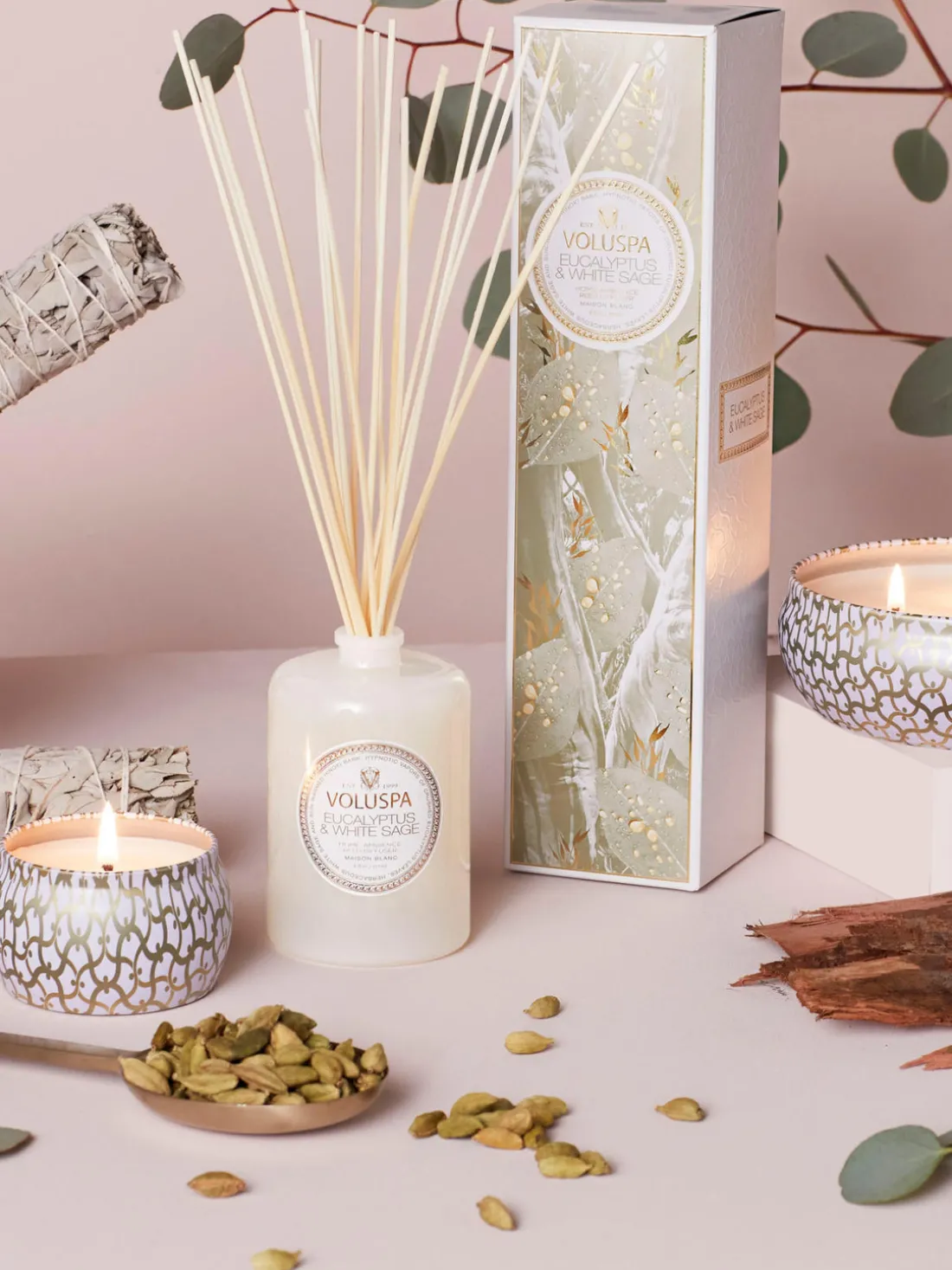 Vela perfumada artesanal Maison Blanc (eucalipto, cardamomo, salvia y corteza de hinoki)