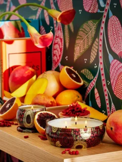 Vela perfumada artesanal de tres mechas Japonica Collection (bayas de goji, mango y naranja tarocco)