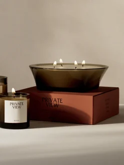 Vela perfumada de cuatro mechas Olfacte Private View (cáscaras de mandarina, vetiver y cuero)