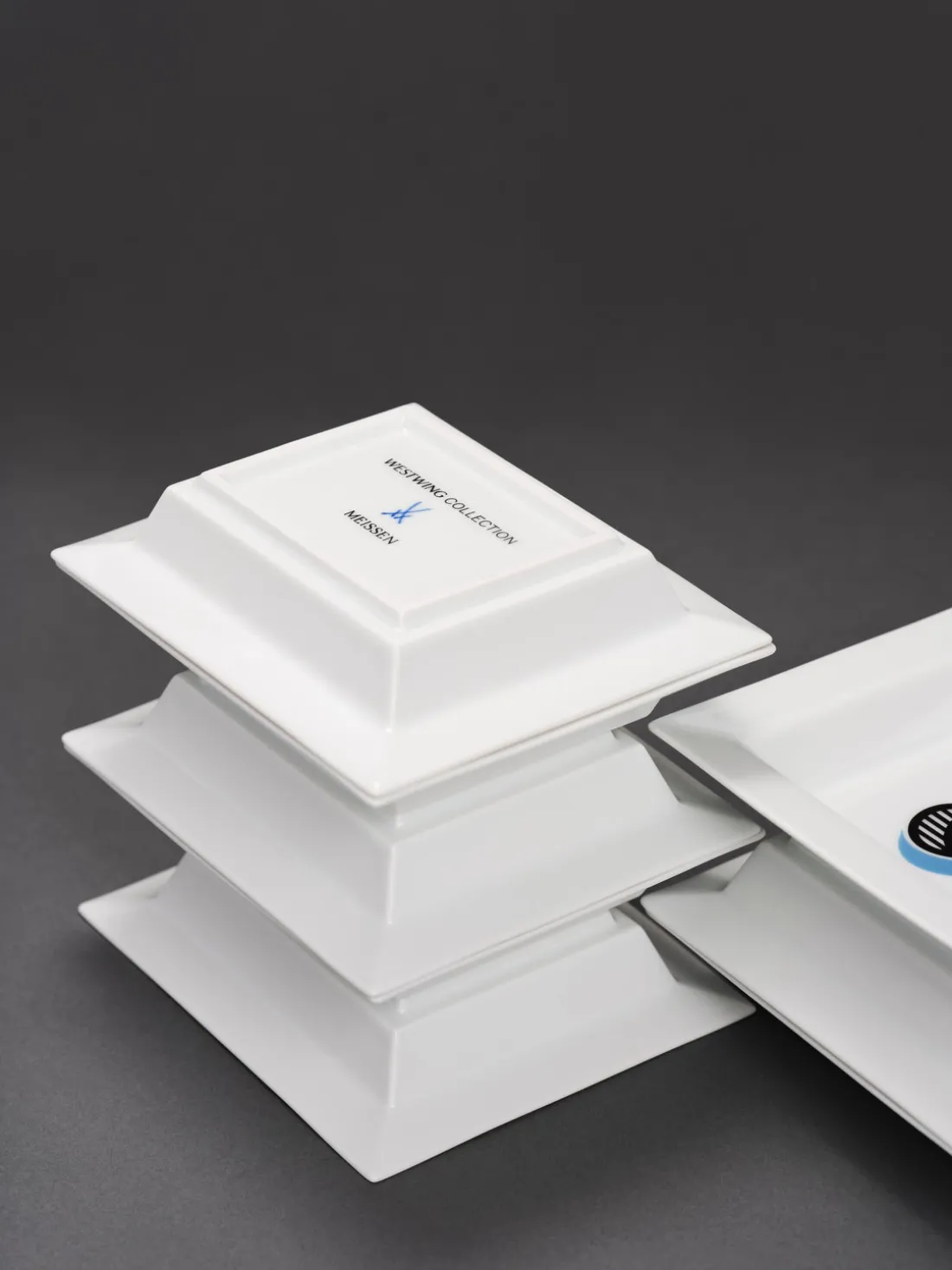 Vide-poche artesanal con motivo decorativo Westwing Collection x MEISSEN