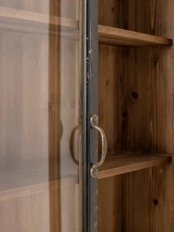 Vitrina de madera Hazem