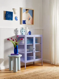 Vitrina de metal con cristal acanalado The Mixer