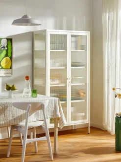 Vitrina de metal con cristal acanalado The Collector