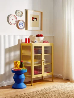 Vitrina de metal con cristal acanalado The Mixer