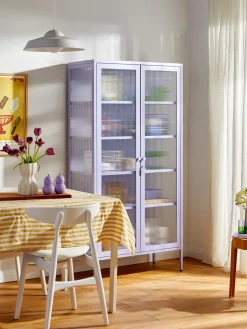 Vitrina de metal con cristal acanalado The Collector