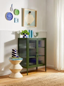 Vitrina de metal con cristal acanalado The Mixer