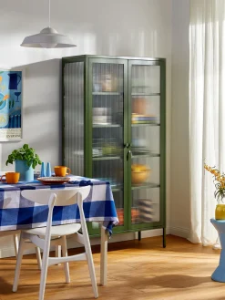 Vitrina de metal con cristal acanalado The Collector