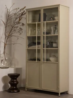 Vitrina Exhibit Sand